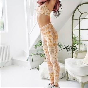 Anthropologie Carmen Bandana NWT XL Leggings